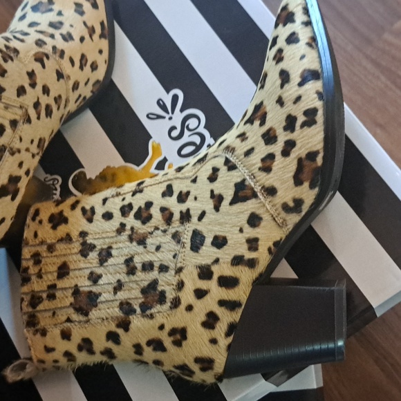 Leopard boots - Picture 4 of 4